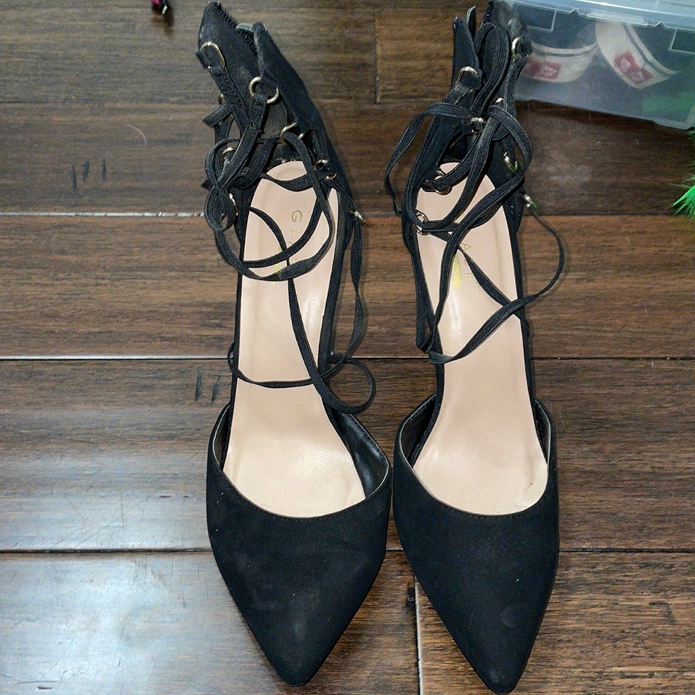 Strap up pointed toe heels